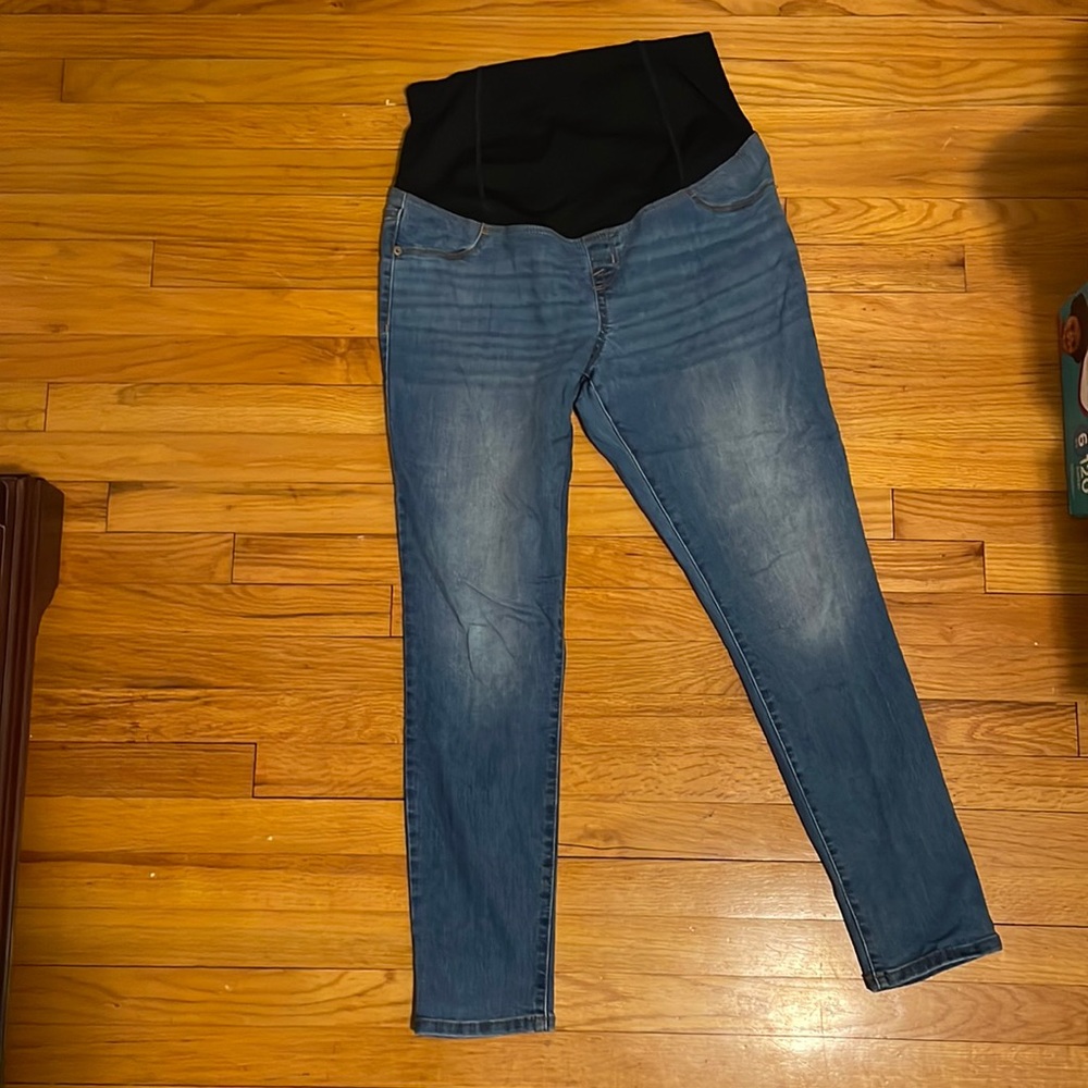 INGRID & ISABEL Maternity Jegging